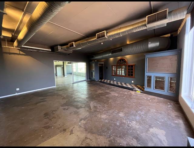 3,000M² OFFICE TO LET IN PAARDEN EILAND